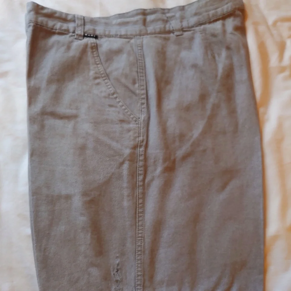 Trim Fit Twill Shorts